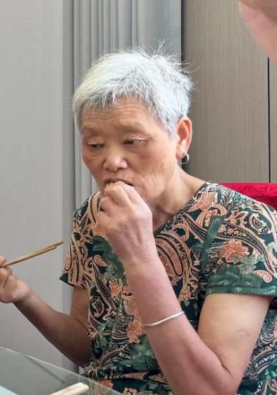 走失者照片 许昌市急寻：禹州市六旬老太走失，白...