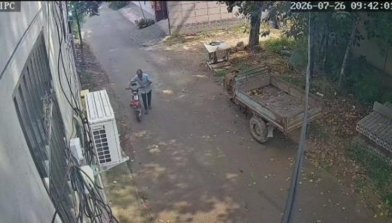 走失者照片 开封市寻人：七旬老人走失，穿天蓝色...