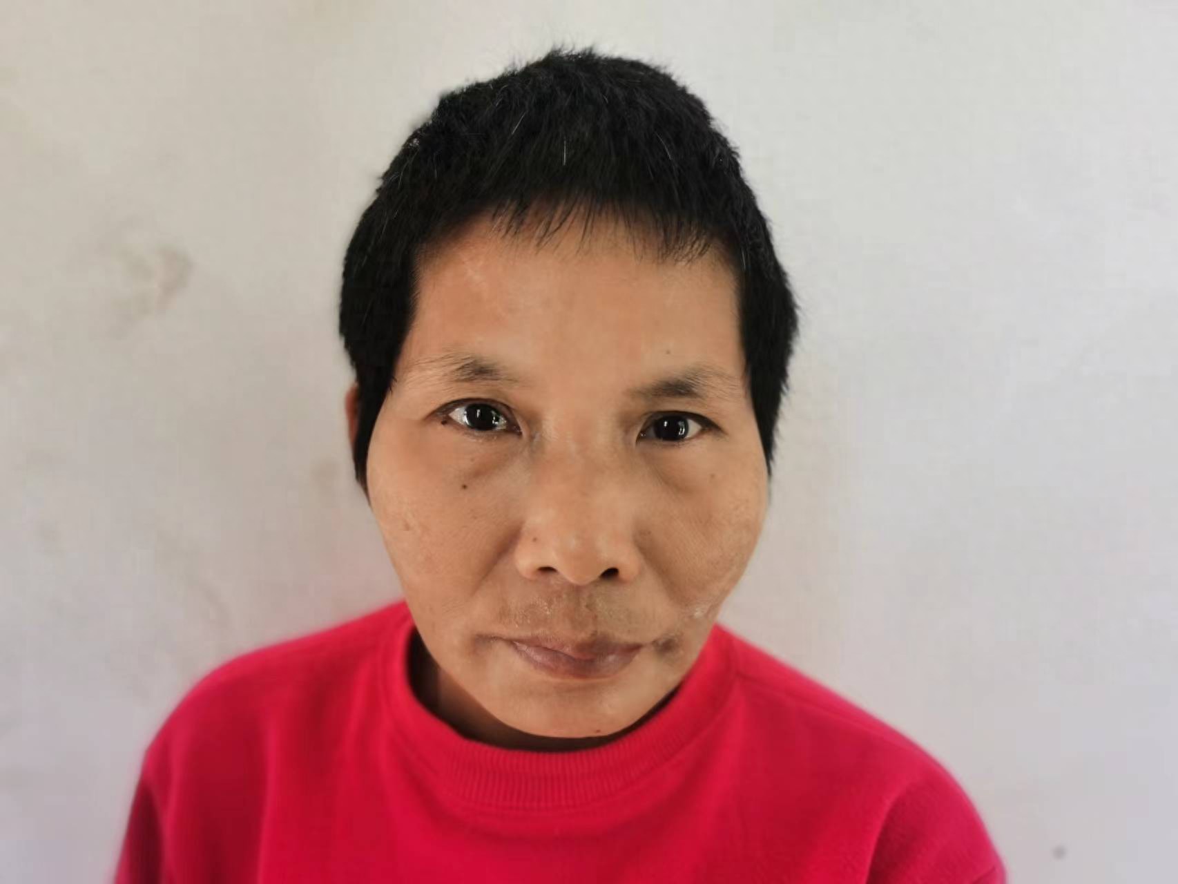 走失者照片 湛江市寻亲：中年女子被救助，穿绿色...