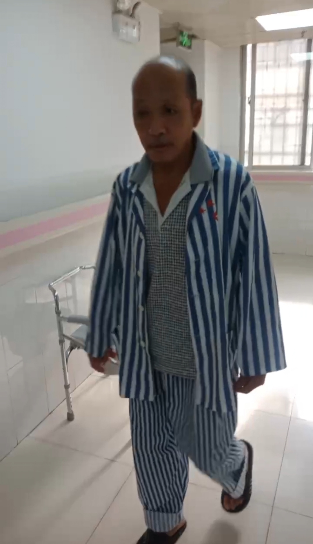 走失者照片 赣州市急寻：六旬老人走失，患手术后...