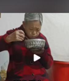 走失者照片 郑州市巩义市急寻：七旬老太走失，穿...