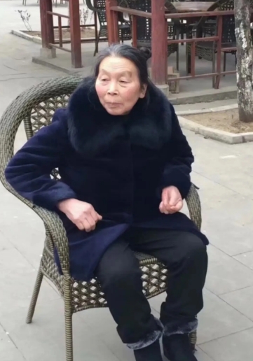 走失者照片 重庆市急寻：七旬老太走失，患阿尔茨...