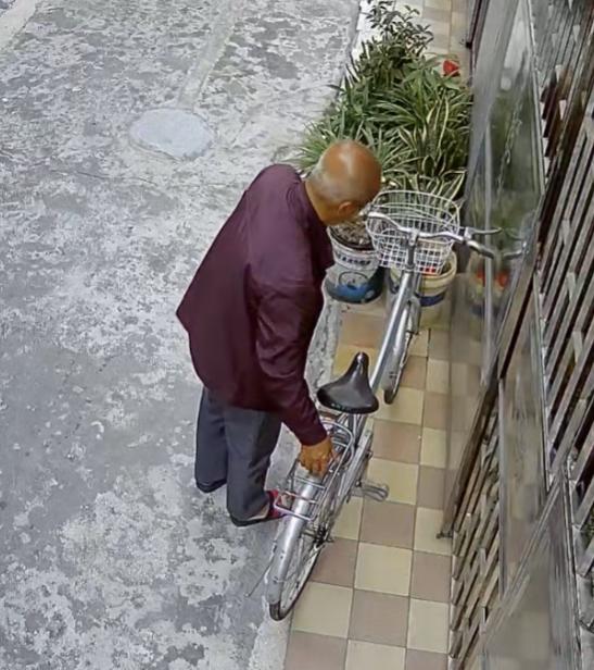 走失者照片 揭阳市寻人：六旬老人走失，光头，穿...