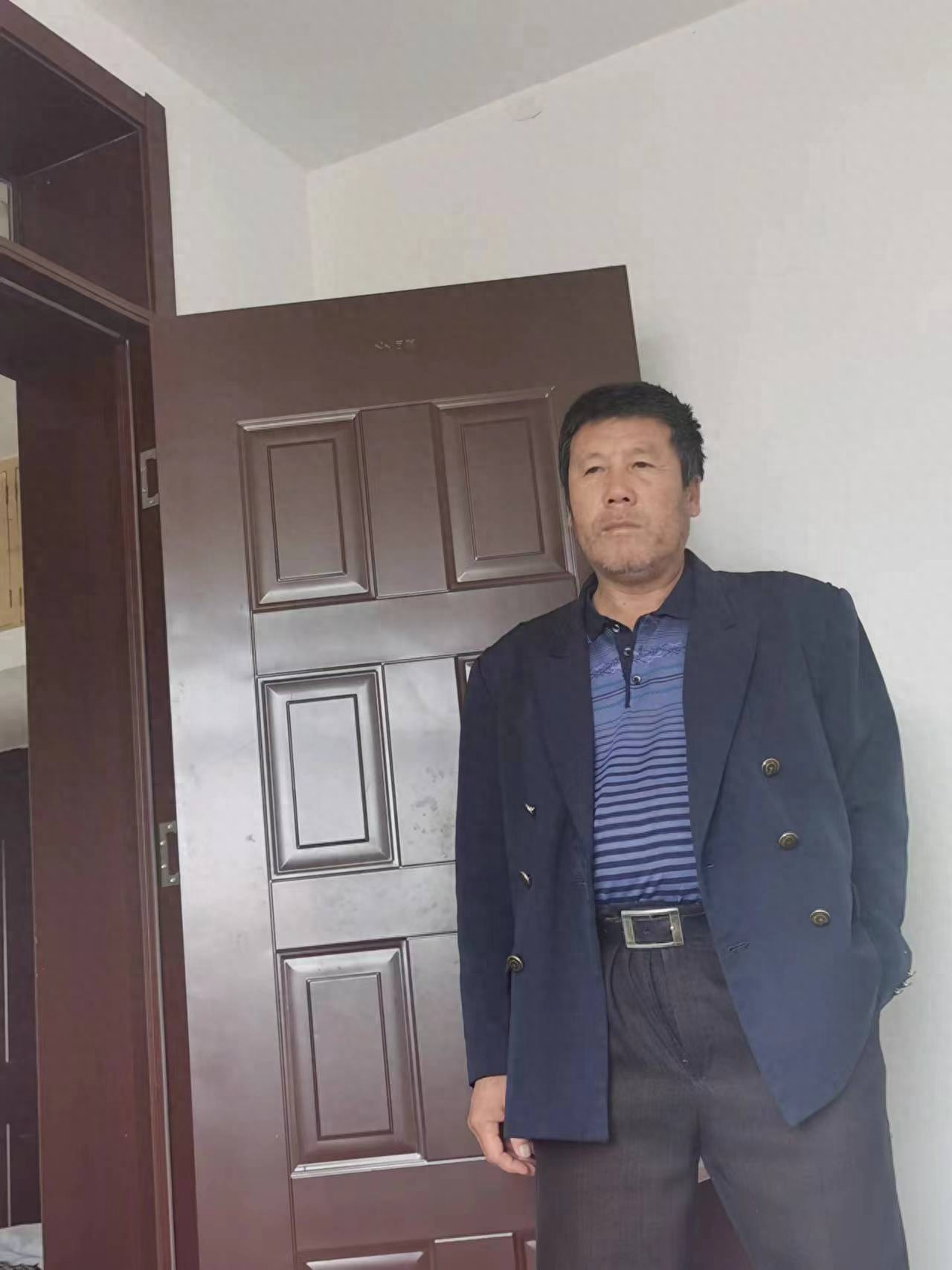 走失者照片 唐山市急寻：六旬老人走失，患阿尔茨...