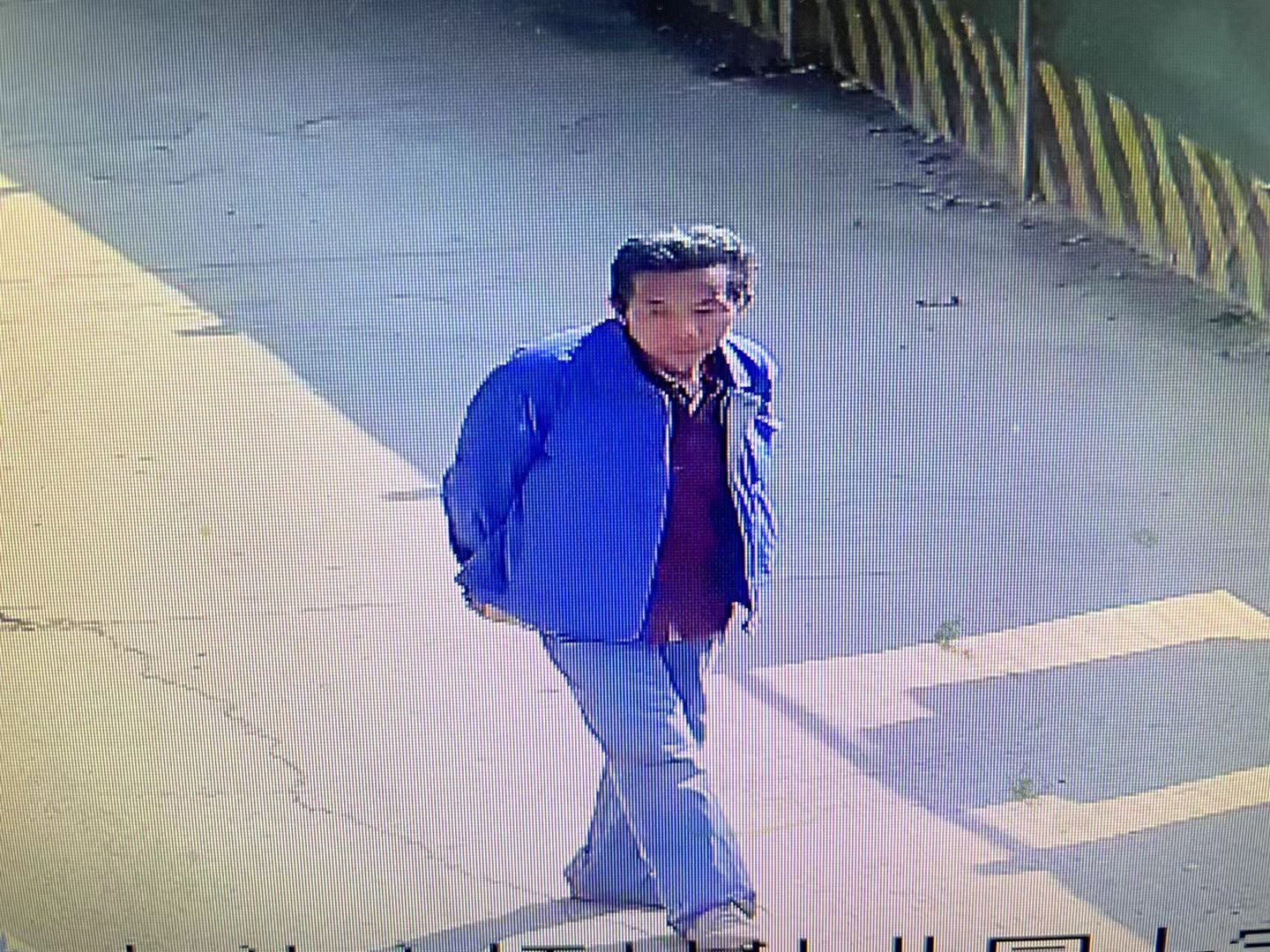 走失者照片 西安市急寻：六旬老人走失，穿蓝色工...