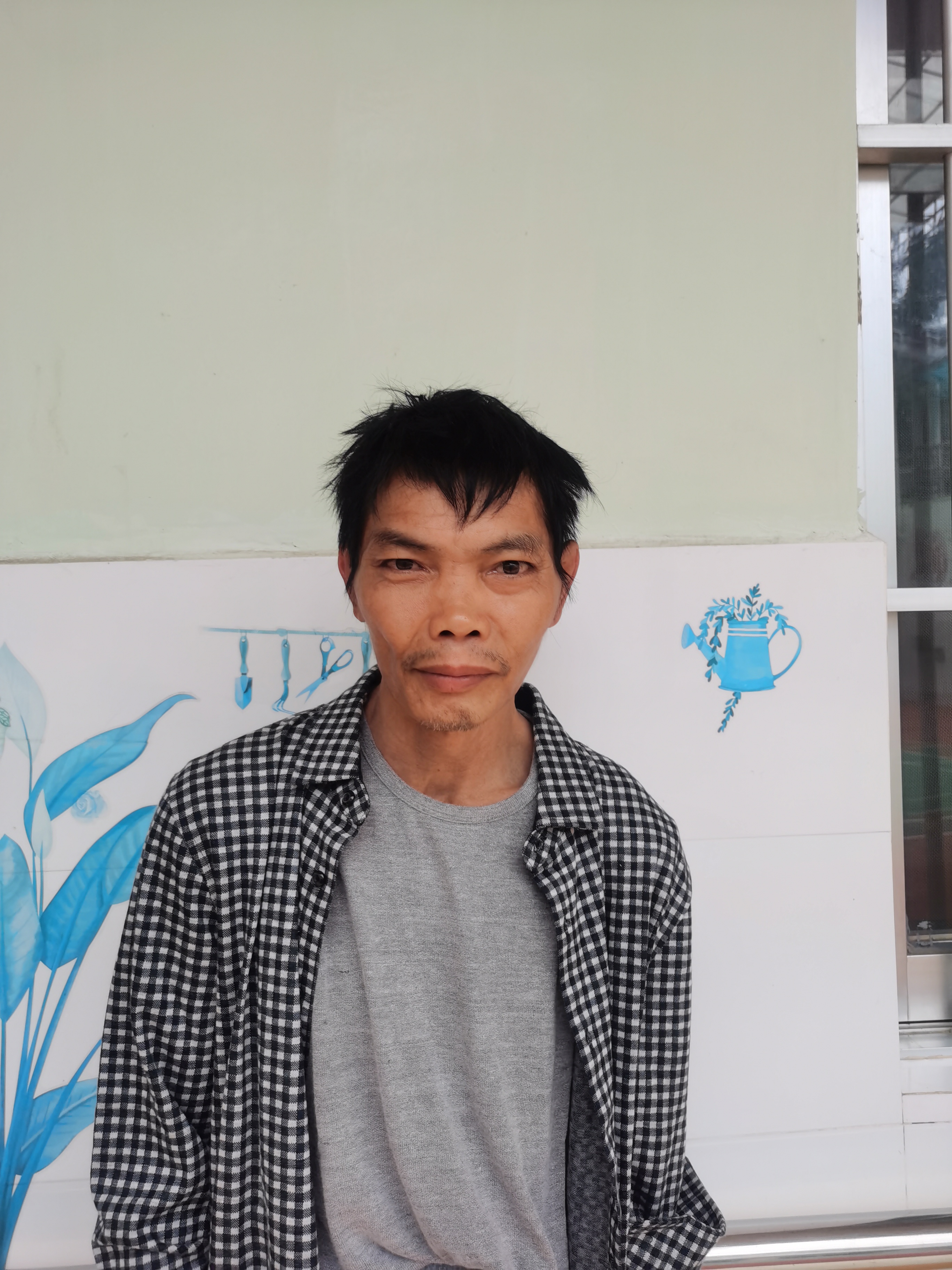 走失者照片 南宁市寻亲：中年男子被救助，自述姓...