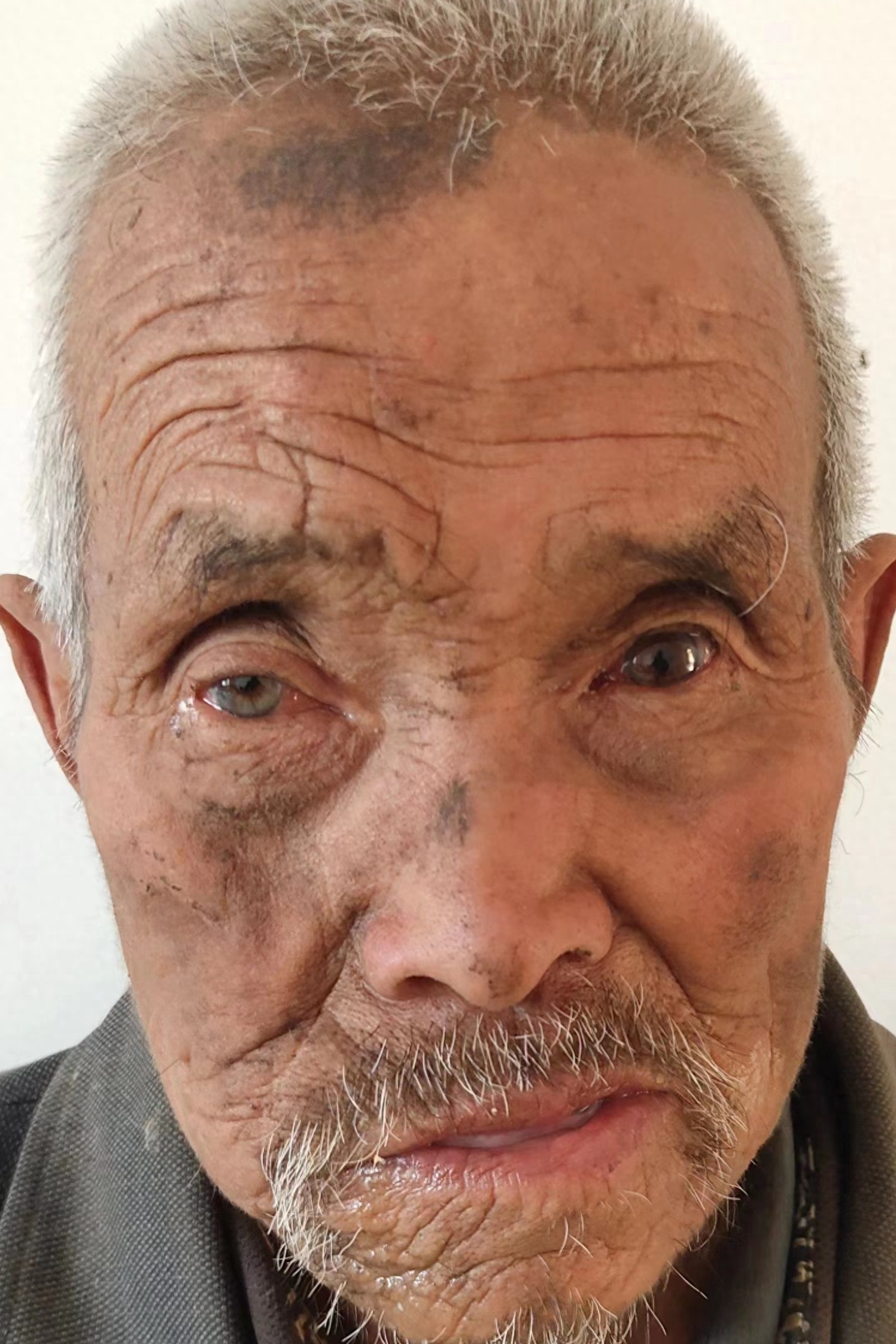 走失者照片 聊城市寻亲：六旬老人被救助，高1米...