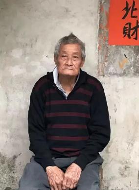 走失者照片 阳江市急寻：八旬老人走失，穿灰色上...