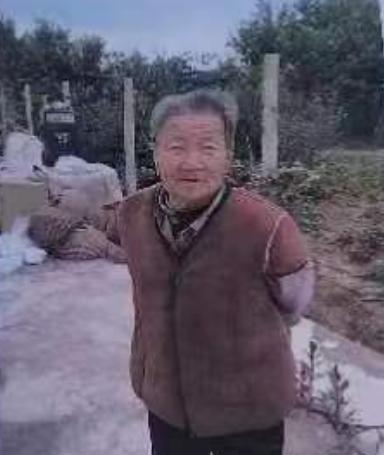 走失者照片 银川市急寻：八旬老太失联，高约1米...