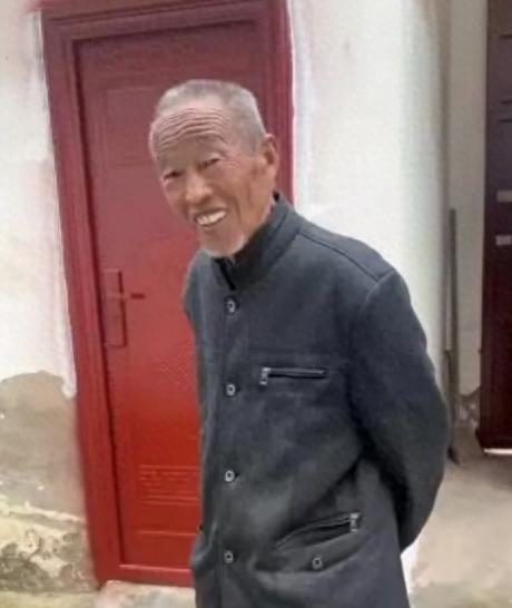 走失者照片 紧急寻人：商丘市八旬老人走失，灰白...