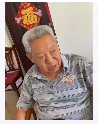 走失者照片 秦皇岛市急寻：八旬老人走失，穿灰色...