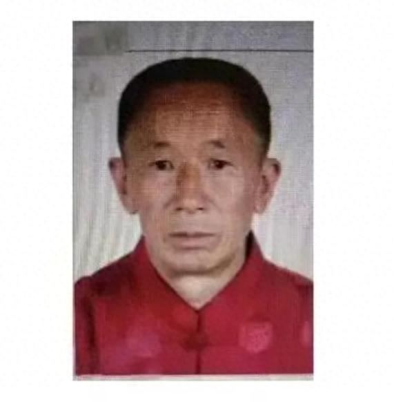 走失者照片 巴中市急寻：七旬老人走失，穿黑色羽...