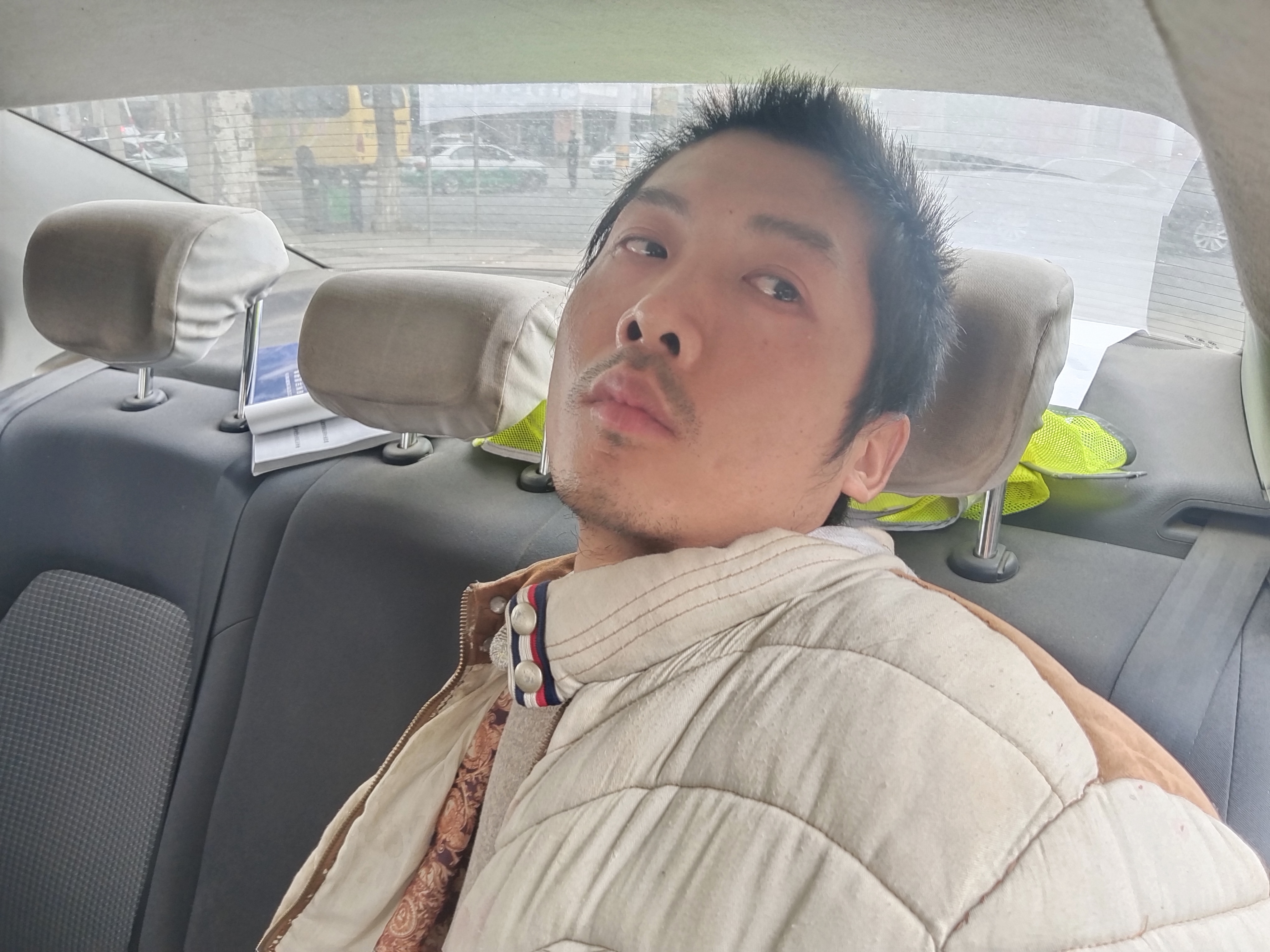 走失者照片 阜新市寻亲：青年男子被救助，高1米...