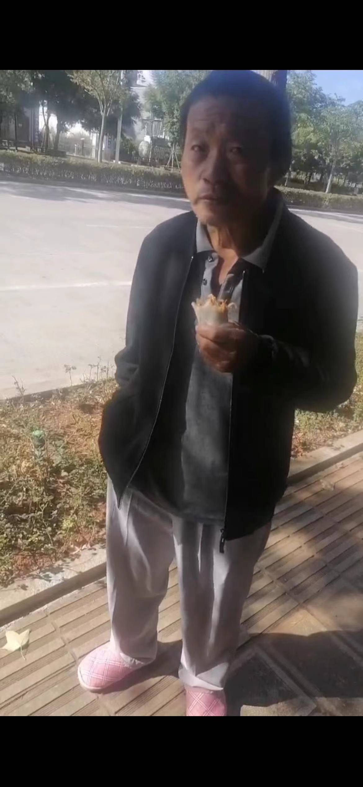 走失者照片 大理州大理市急寻：六旬老人走失，穿...