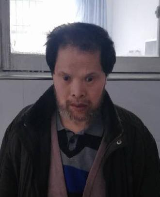 走失者照片 铜仁市寻亲：五旬男子被救助，穿黑色...