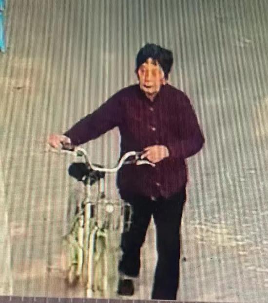 走失者照片 新乡市长垣市急寻！六旬老太走失，穿...
