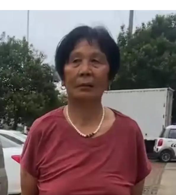 走失者照片 新乡市长垣市急寻！六旬老太走失，穿...