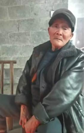走失者照片 铜仁市寻人：八旬老人走失，穿灰色上...