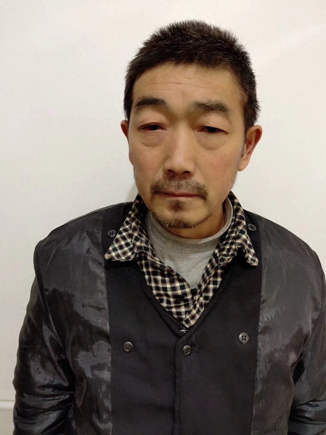 走失者照片 岳阳市急寻：临湘市六旬老人走失，拄...