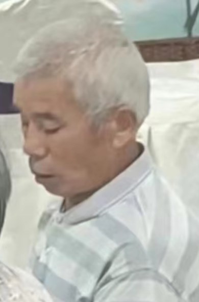 走失者照片 南充市急寻：七旬老人走失，穿白色条...