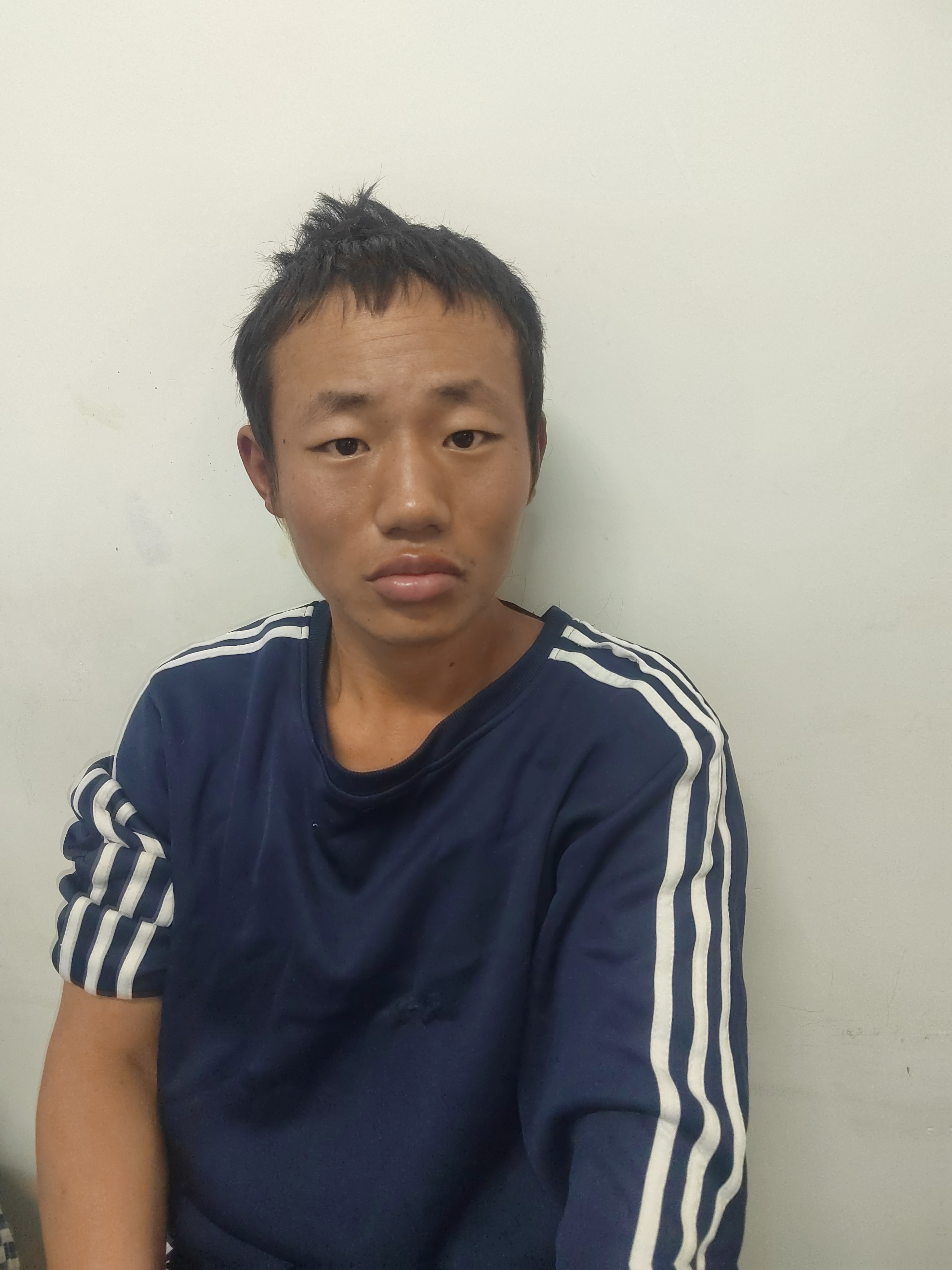 走失者照片 河源市寻亲：青年男子被救助，穿浅褐...
