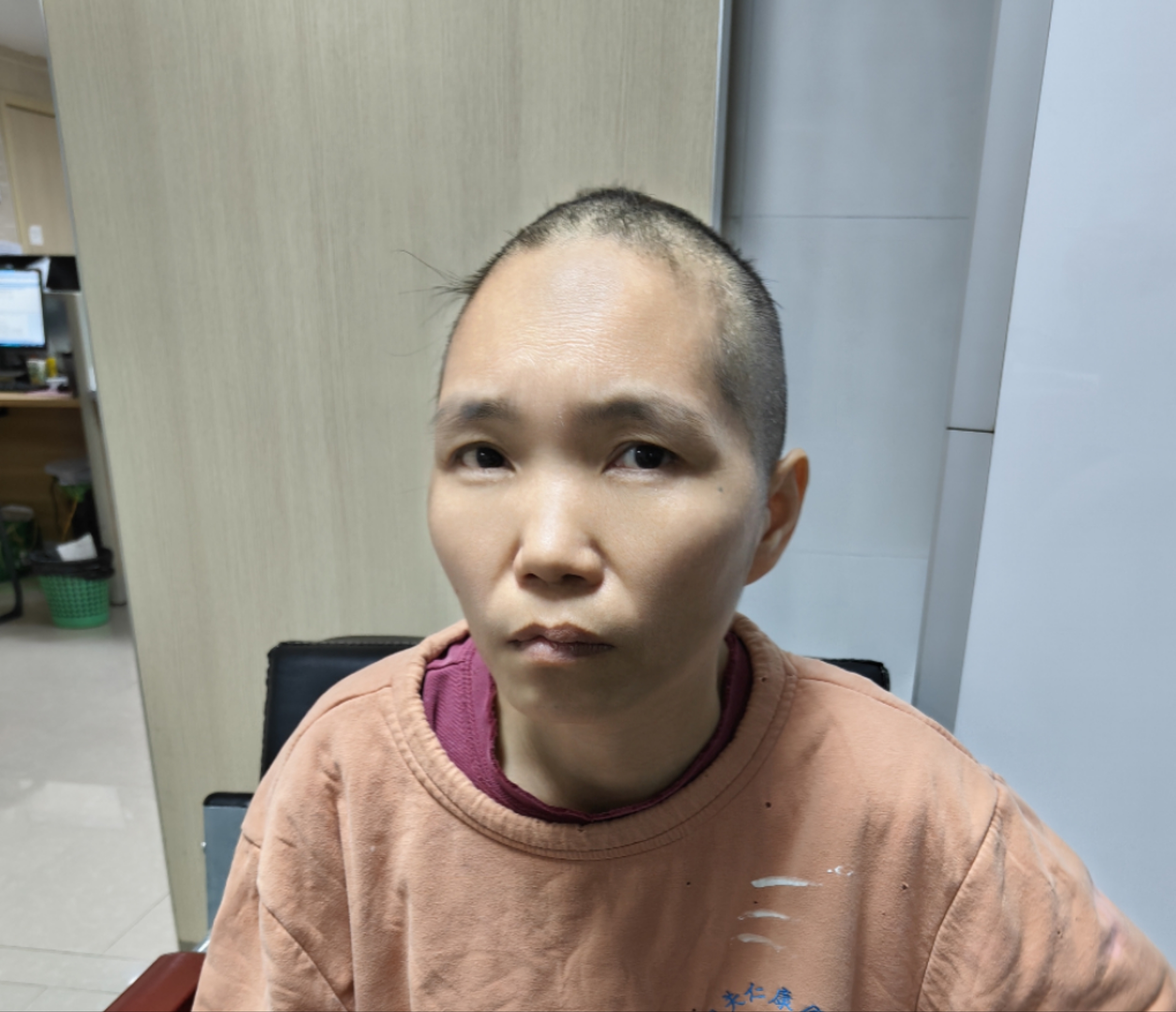走失者照片 韶关市寻亲：中年女子被救助，高1米...
