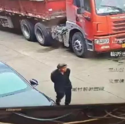 走失者照片 临沂市急寻：九旬老人失联，戴黑色帽...