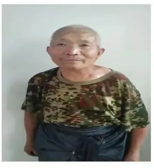 走失者照片 连云港市急寻：六旬老人走失，穿蓝色...