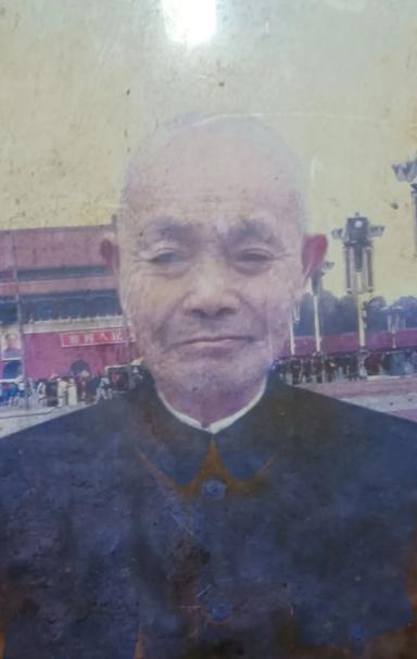 走失者照片 黔南州寻人：八旬老人走失，穿黑色上...