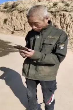 走失者照片 赤峰市急寻：五旬男子走失，患脑萎缩...