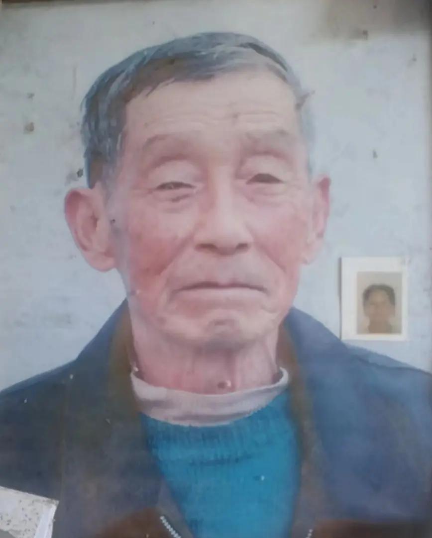 走失者照片 遂宁市寻人：八旬老人失联，穿红色拉...