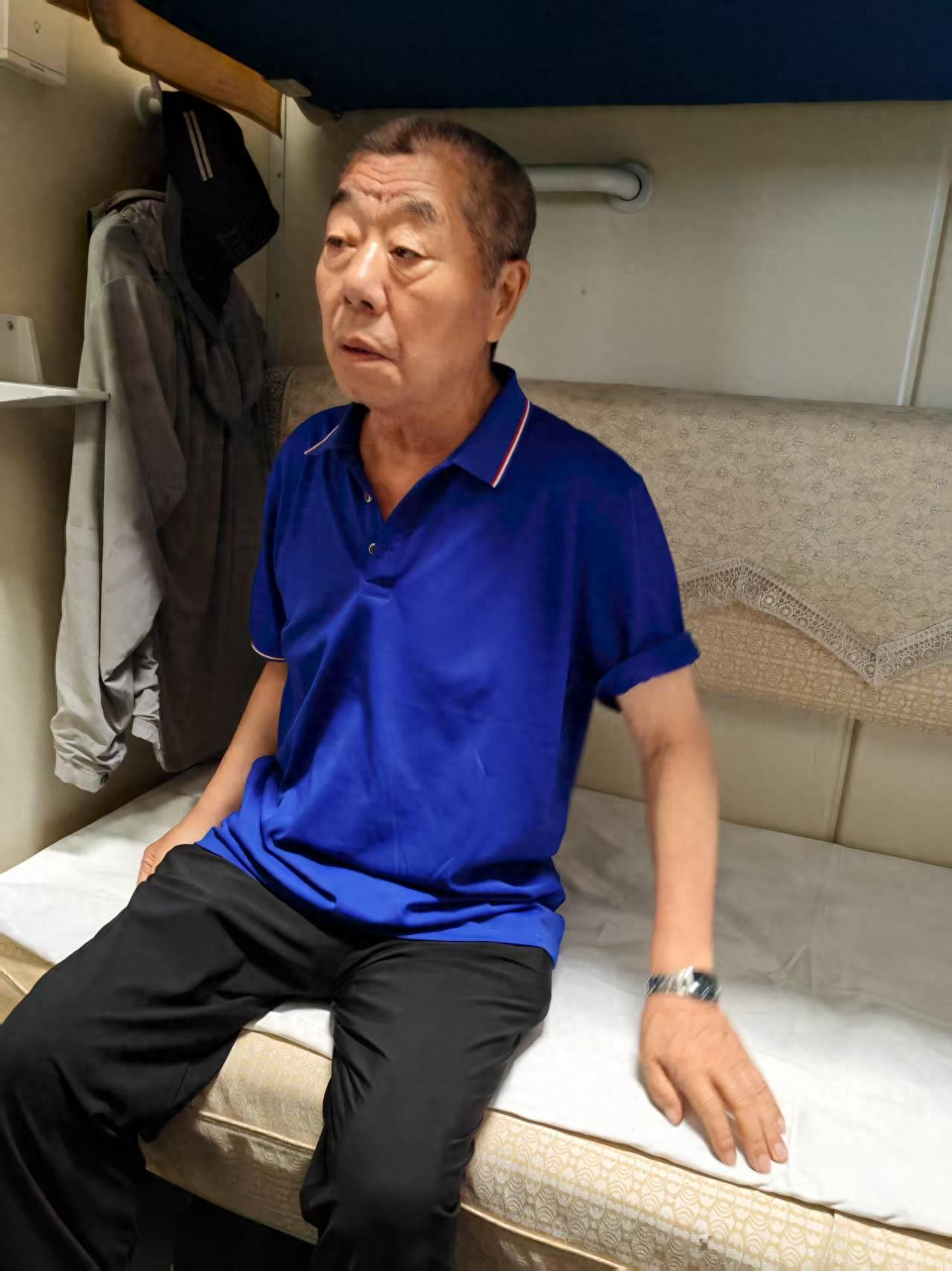 走失者照片 丹东凤城寻人：七旬老人走失，患阿尔...