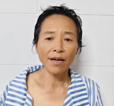 走失者照片 广州市寻亲：中年女子被救助，穿红色...