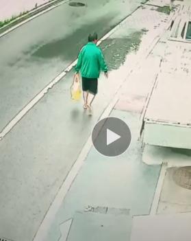 走失者照片 济南市急寻：五旬男子失联，穿蓝色校...