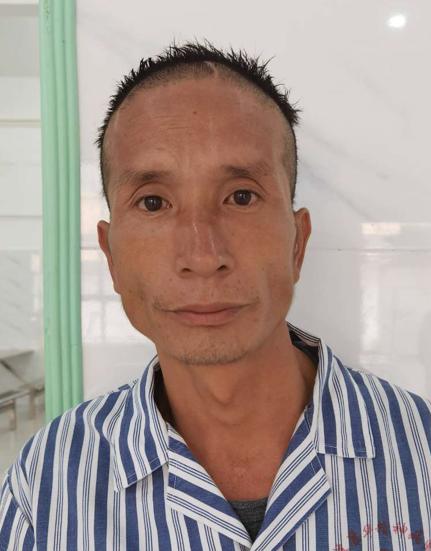 走失者照片 黔南州寻亲：青年男子被救助，穿棕红...