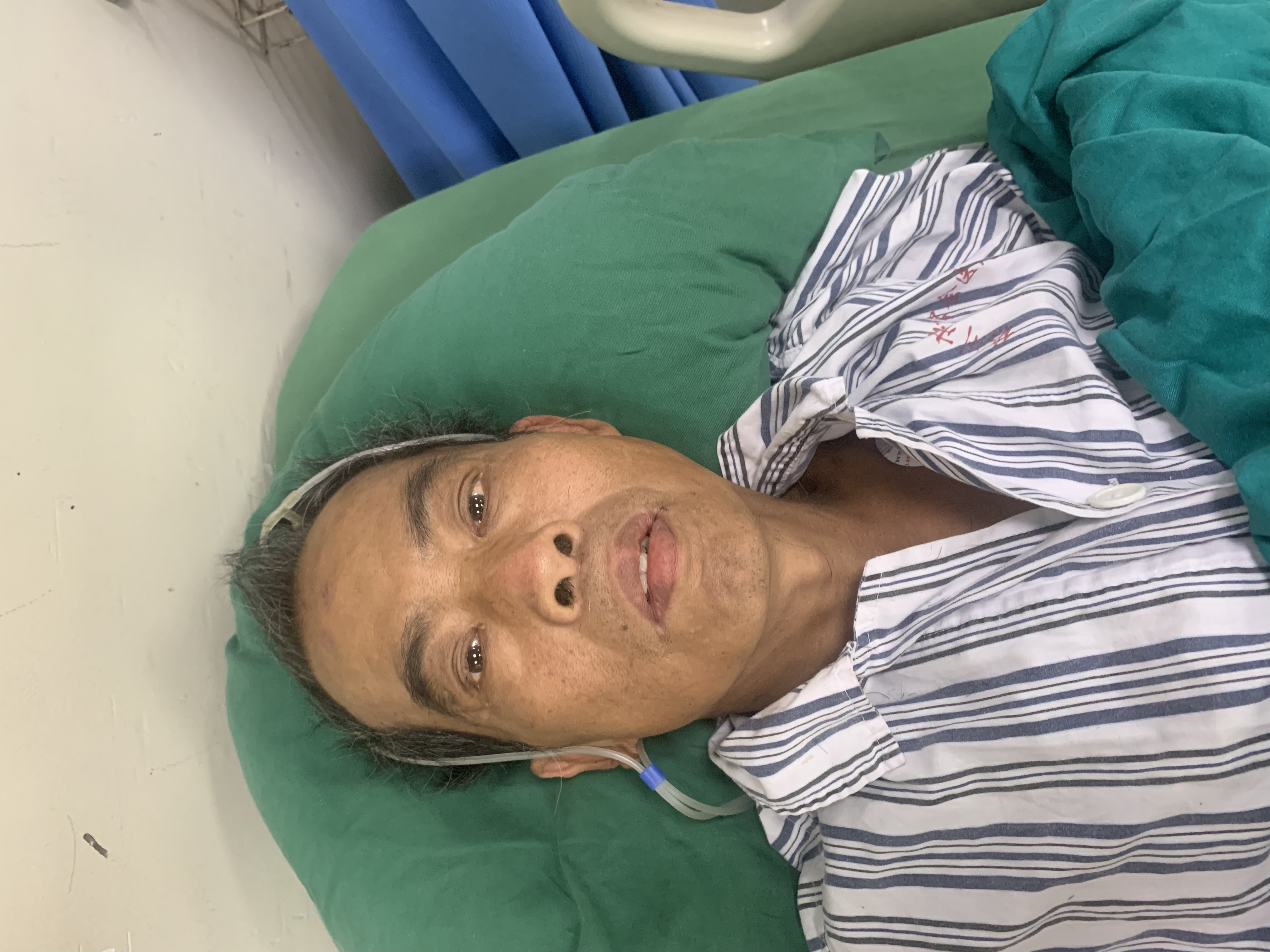 走失者照片 梧州市寻亲：六旬老人被救助，穿蓝色...
