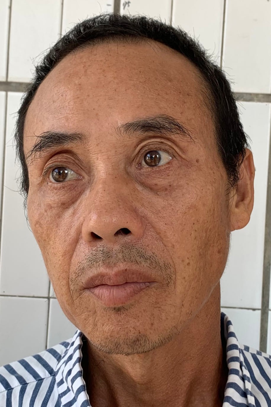 走失者照片 南宁市寻亲：五旬男子被救助，穿黑色...