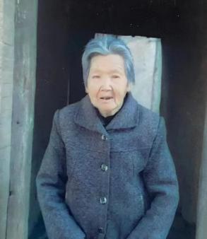 走失者照片 紧急寻人：宝鸡市八旬老太走失，花白...