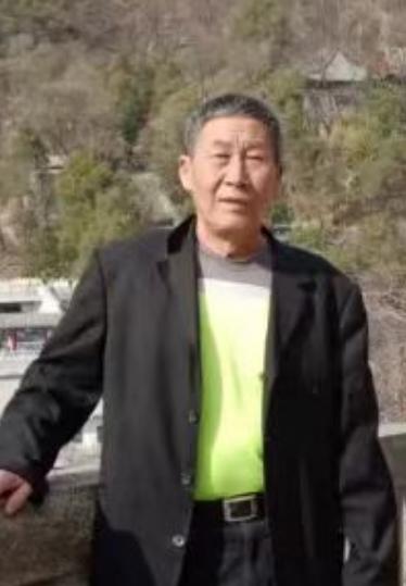 走失者照片 鞍山市急寻：七旬老人失联，穿黑色上...