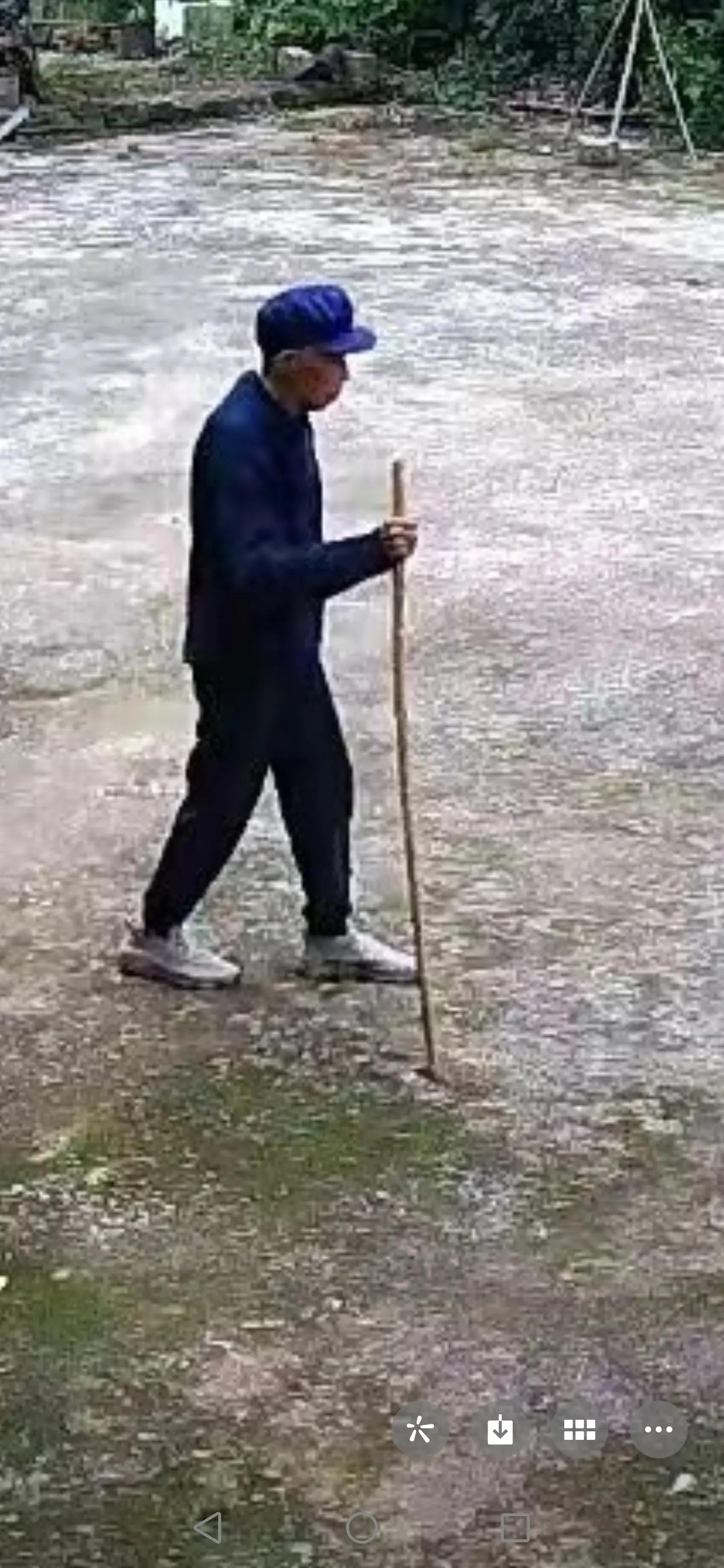 走失者照片 眉山市急寻：八旬老人走失，穿蓝色衣...
