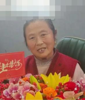 走失者照片 淮安市寻人：七旬老太走失，穿浅蓝色...
