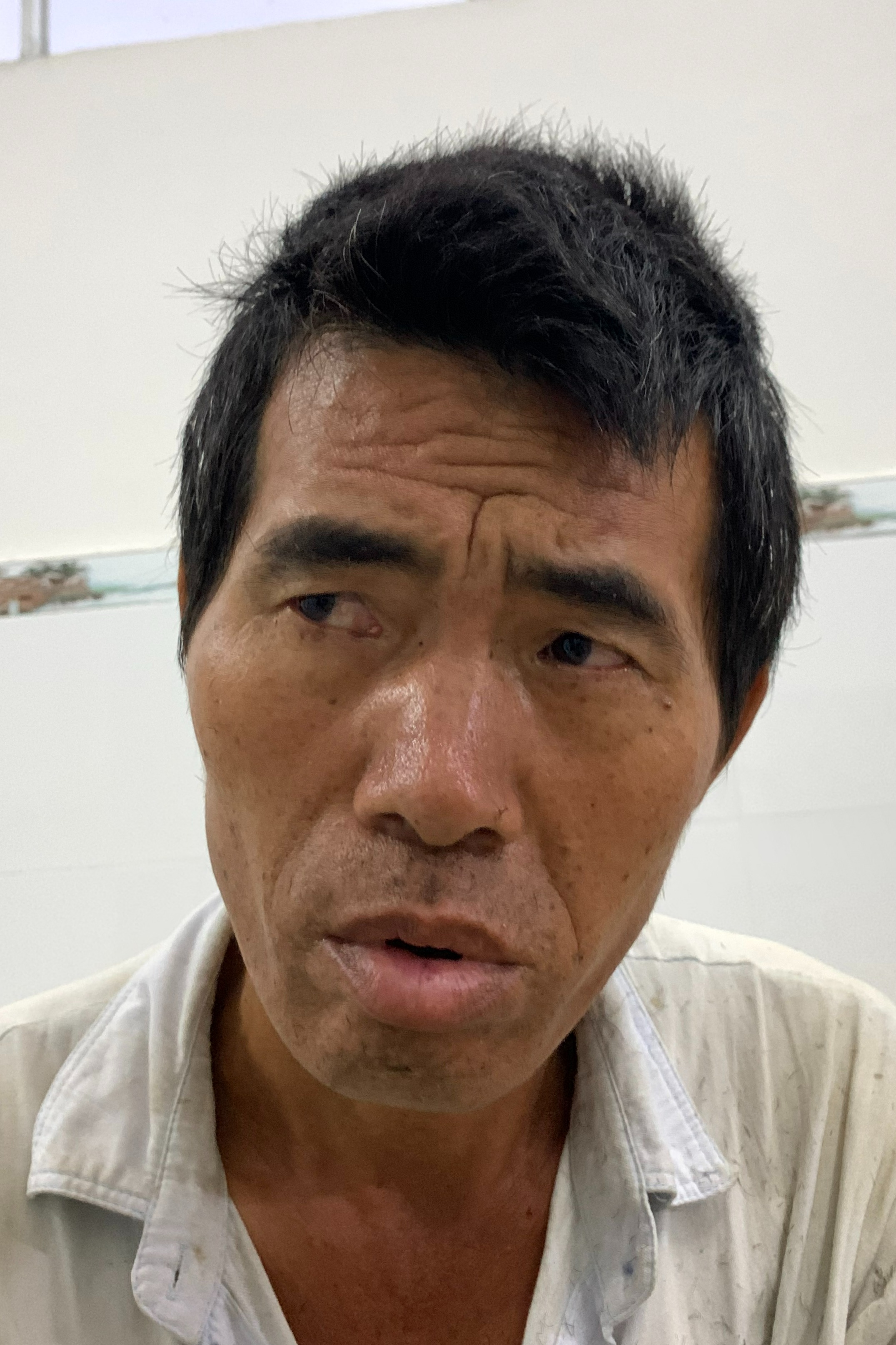走失者照片 南宁市寻亲：五旬男子被救助，高1米...