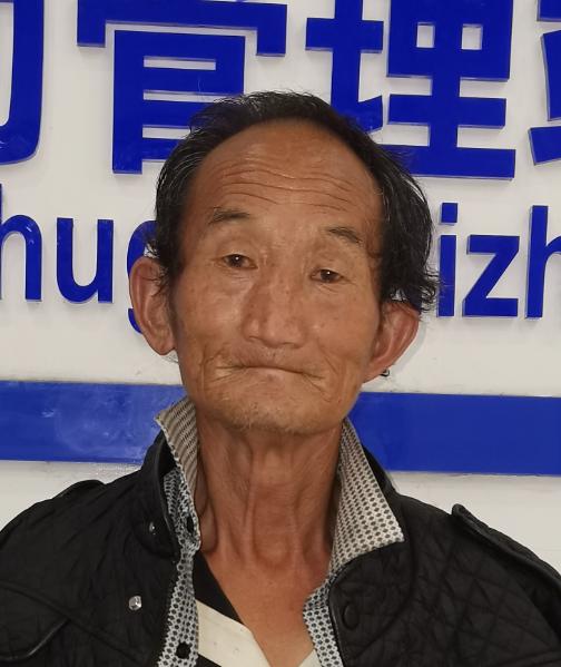 走失者照片 防城港市寻亲：六旬老人被救助，穿灰...