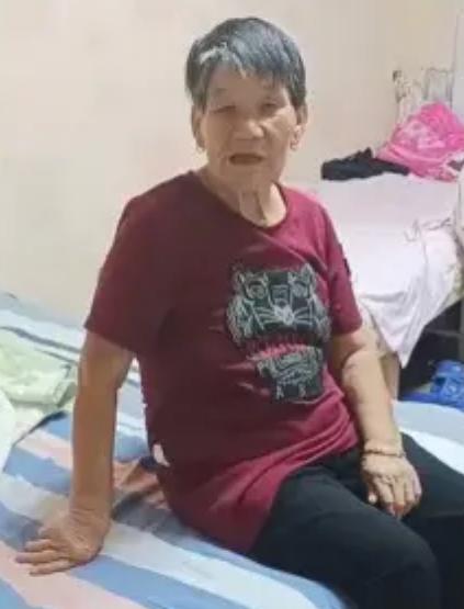 走失者照片 西安市急寻：七旬老太走失，穿紫红色...