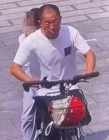 走失者照片 阜阳市急寻：界首市五旬男子失联，穿...