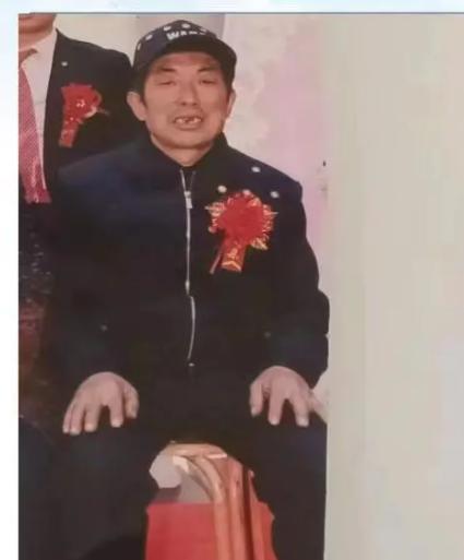 走失者照片 长治市急寻：六旬老人失联，穿深蓝色...