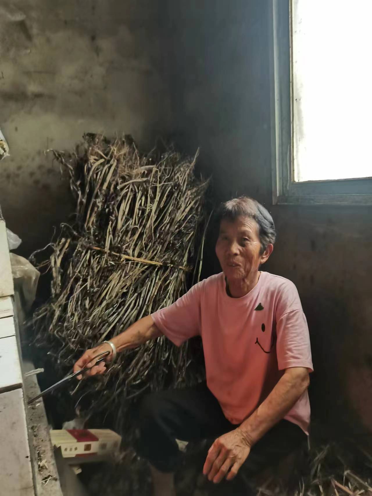走失者照片 十堰市急寻：七旬老太失联，高1米5...