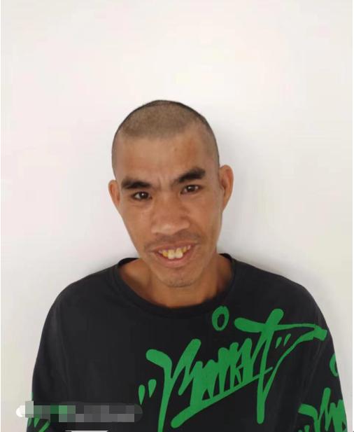 走失者照片 玉林市寻亲：青年男子被救助，穿黑色...