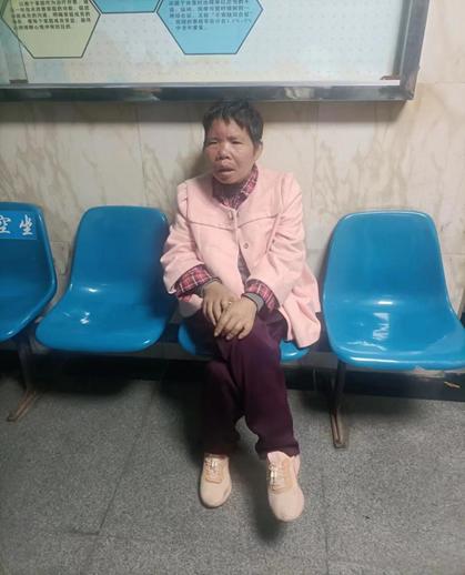 走失者照片 安顺市寻亲：六旬老太被救助，穿粉色...