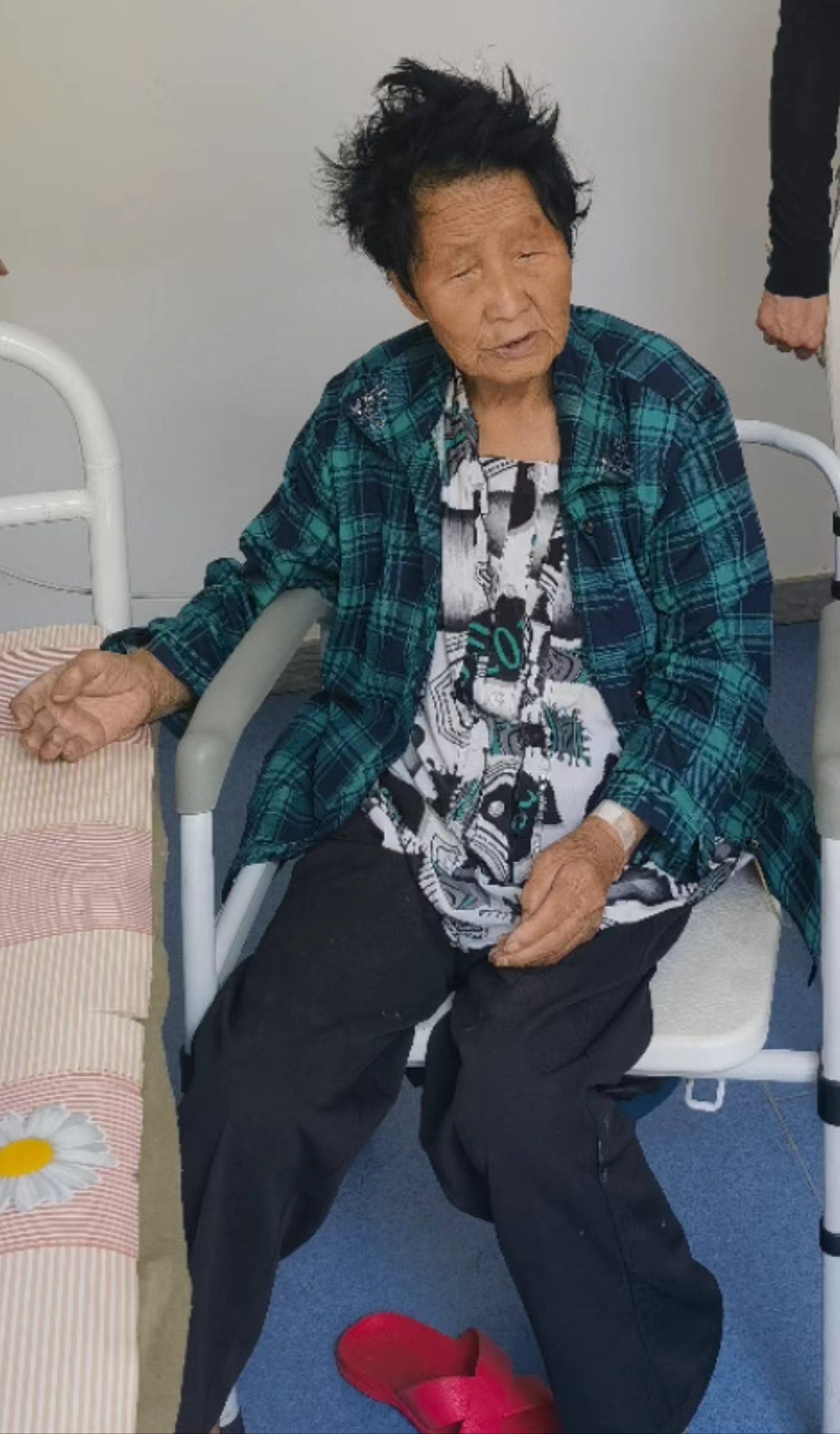 走失者照片 营口市寻亲：大石桥市八旬老太被救助...
